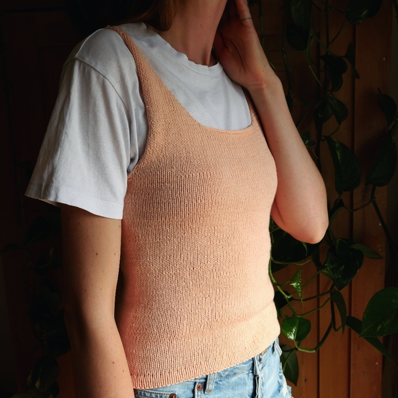 Stylenanda 3ce pink fuzzy knitted tank top - Picture 3 of 8